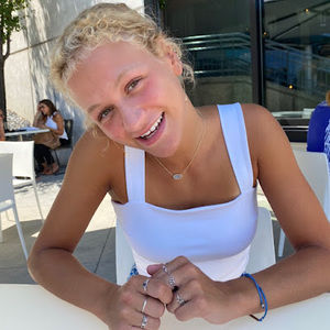 Meet your Posher, Ava